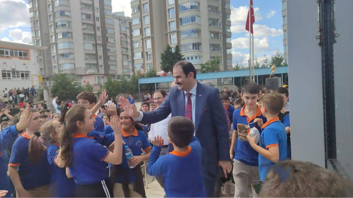İlçe Milli Eğitim Müdürümüz Zahit Köseoğlu Okulumuzu Ziyaret Etti.
